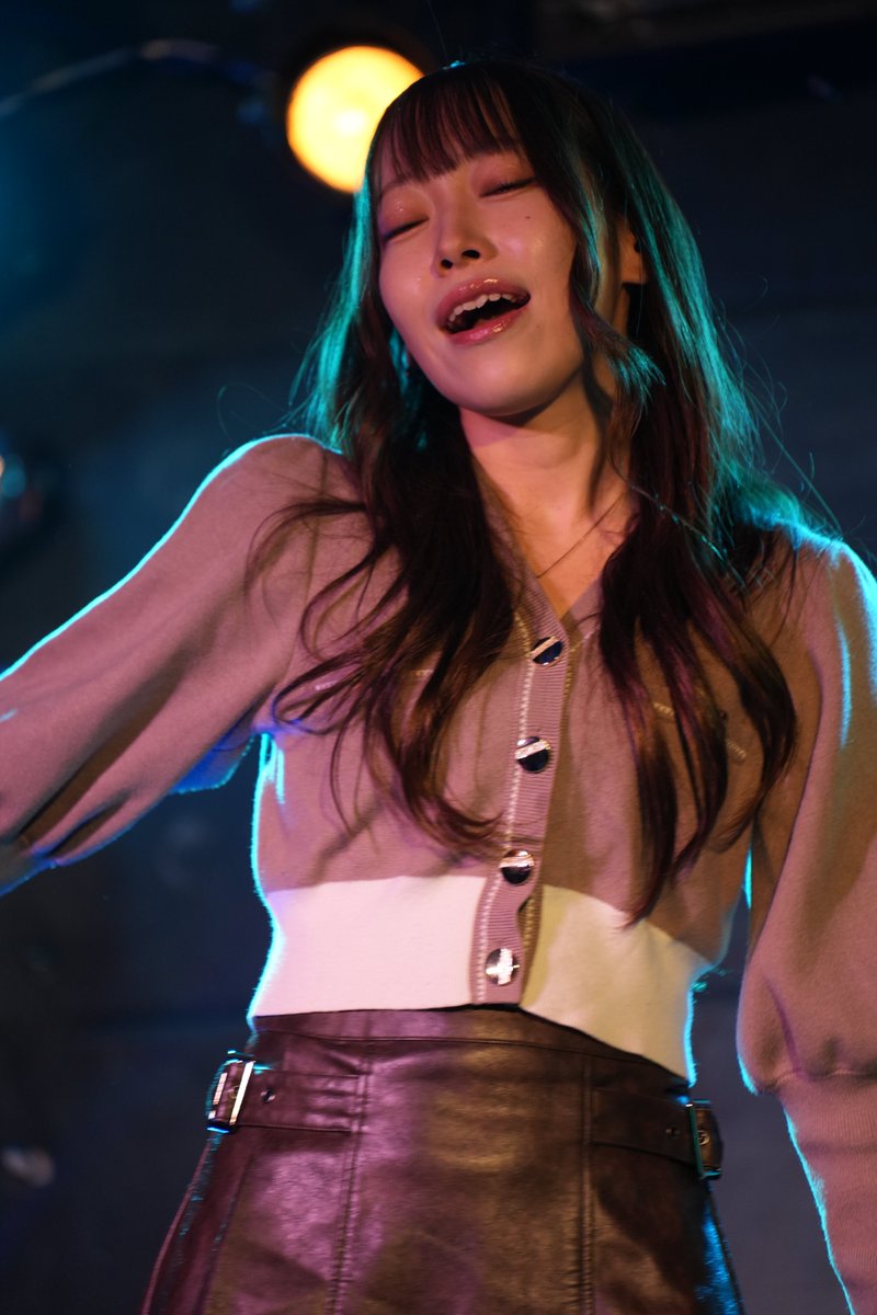 kerokorokei's tweet image. 新しい騒弦さん初めて入りました。
かっこいいとかわいい両方見せてくれて、のびのび唄えてそうでした。
それと照明がすごくいい
2025/11/22
Music Net Park
#騒弦
#望月瑠奈