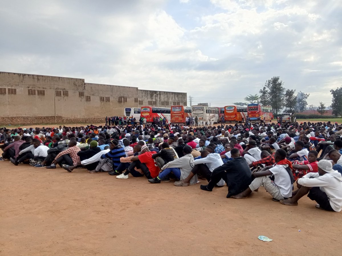 91.2 Crooze FM tweet media