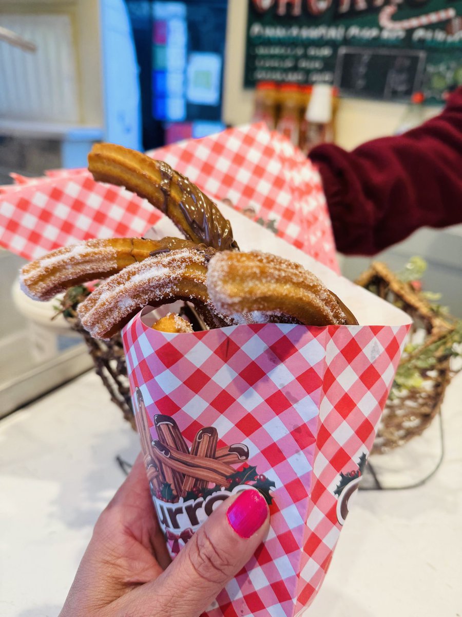 Yum! 😋

#NelsonChristmasLightsSwitchOn