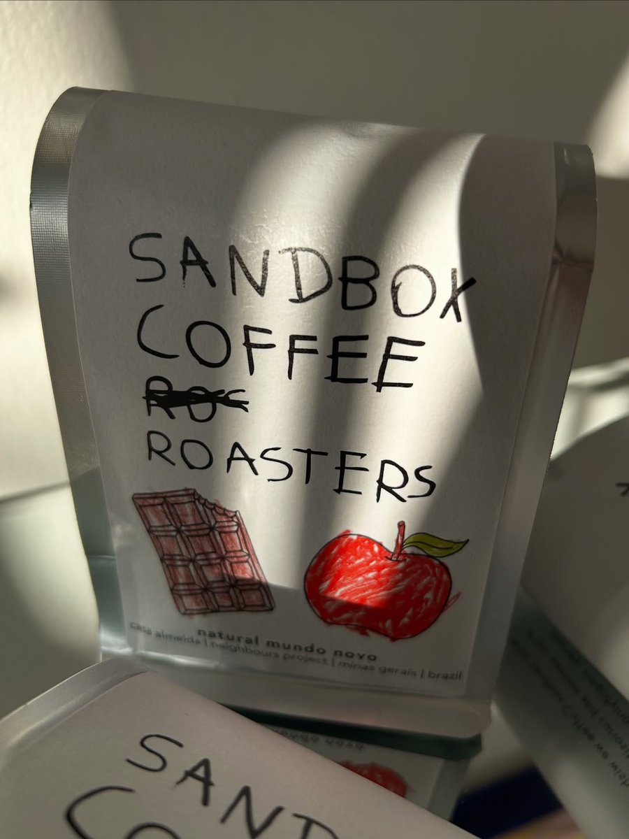 PENTAWARDS's tweet image. Studio Gusto&apos;s #packagingdesign for Sandbox Coffee features a clean look with hand-drawn illustrations that add an artisanal touch. The simple typography and white background highlight the drawings, giving the overall design a fresh, handcrafted feel. #DailyDesignInspiration