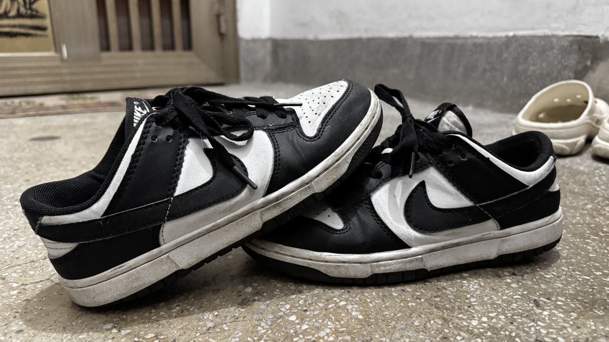 Lick A.T Sneaker tweet media