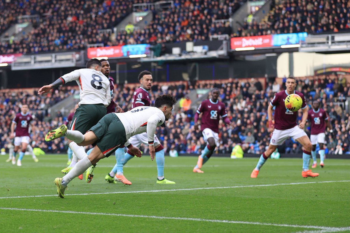 Hopexchang38021's tweet image. Great goal from Pedro Neto.