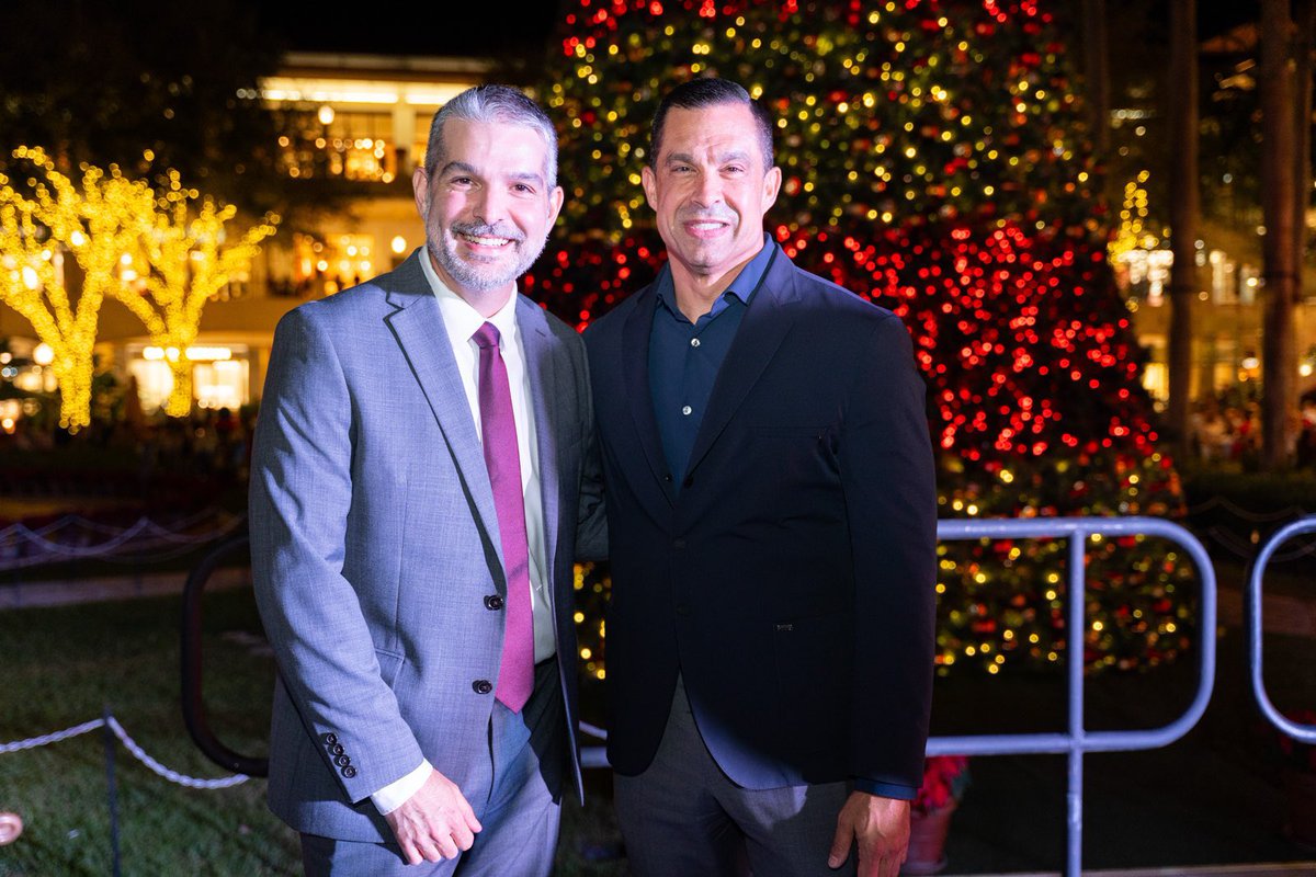 Vince Lago tweet media