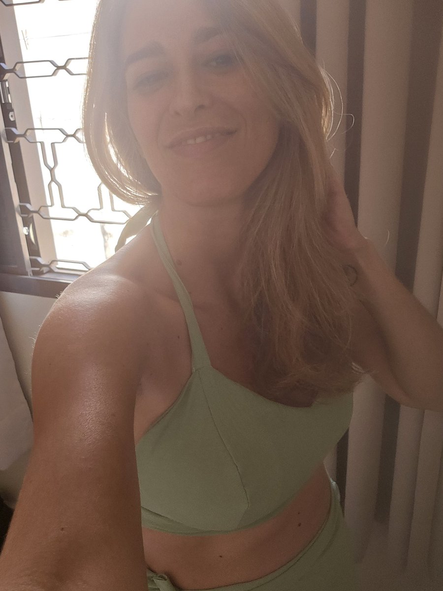 aliengirl369's tweet photo. #admita @JoaquinTeixeira 

CORPINHO DE VIRGINIA FONSECA:

- QUASE 40 ANOS
- SEM PERSONAL TRAINER

#😉 https://t.co/oIgd60urdN