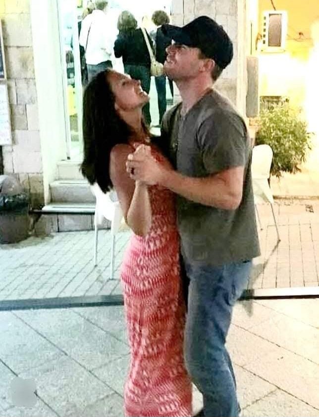 Dancing...
#StephenAmell &amp; #CassandraPants