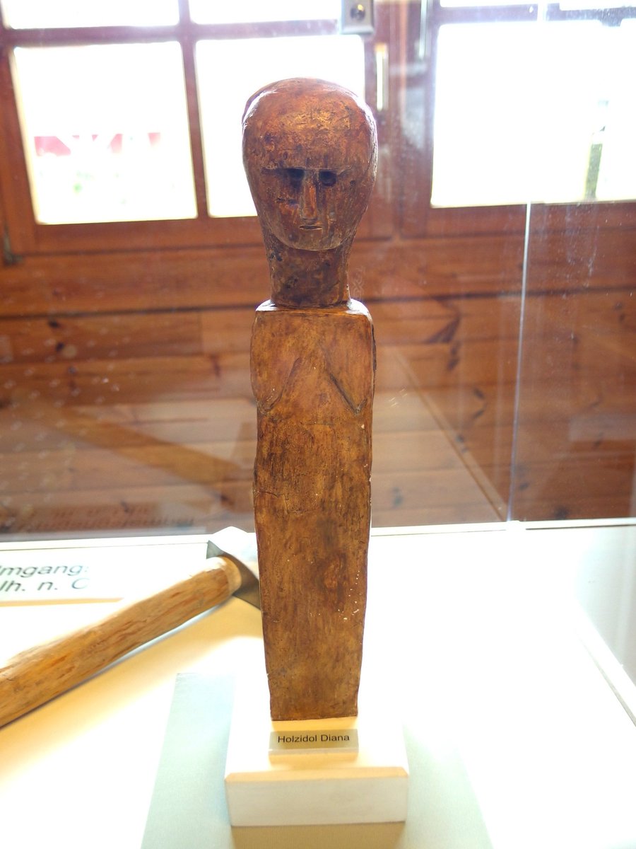 AnInnes3's tweet image. Indigenous NW European artwork depicting humanoids and (possibly) deities is far more abstract and 'primitive' than Greco-Roman ideals. I do not believe this is because they were just 'bad at art' or underdeveloped, but that there was deeper reasoning as to why this was the case.…