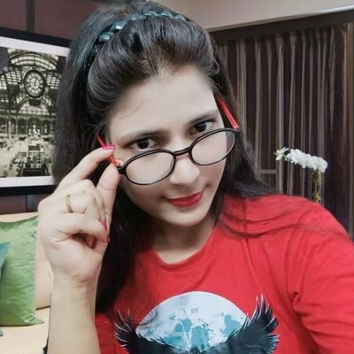 SurajKrBauddh's tweet image. दो साल पहले मैंने करिश्मा अज़ीज़ को समझाया था कि वह सांप्रदायिक तनाव फैलाने वाले पोस्ट न किया करे। लेकिन वह समझी नहीं। उसके कई अकाउंट सस्पेंड भी हुए हैं।

अब उस पर बिहार, उत्तराखंड सहित अन्य राज्यों में FIR दर्ज की गई है। दैनिक भास्कर की यह रिपोर्ट पढ़िए..