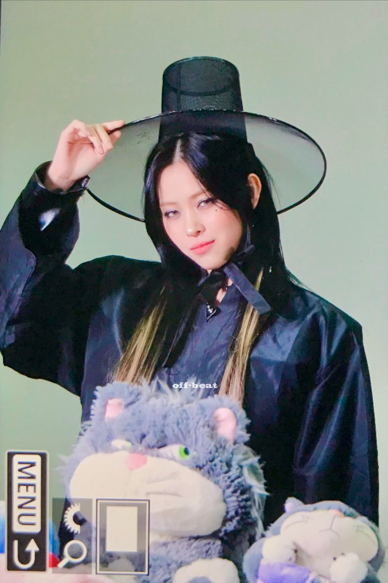 Offbeat_RJ's tweet image. 251122 #ITZY #있지 #RYUJIN #류진 @ITZYofficial