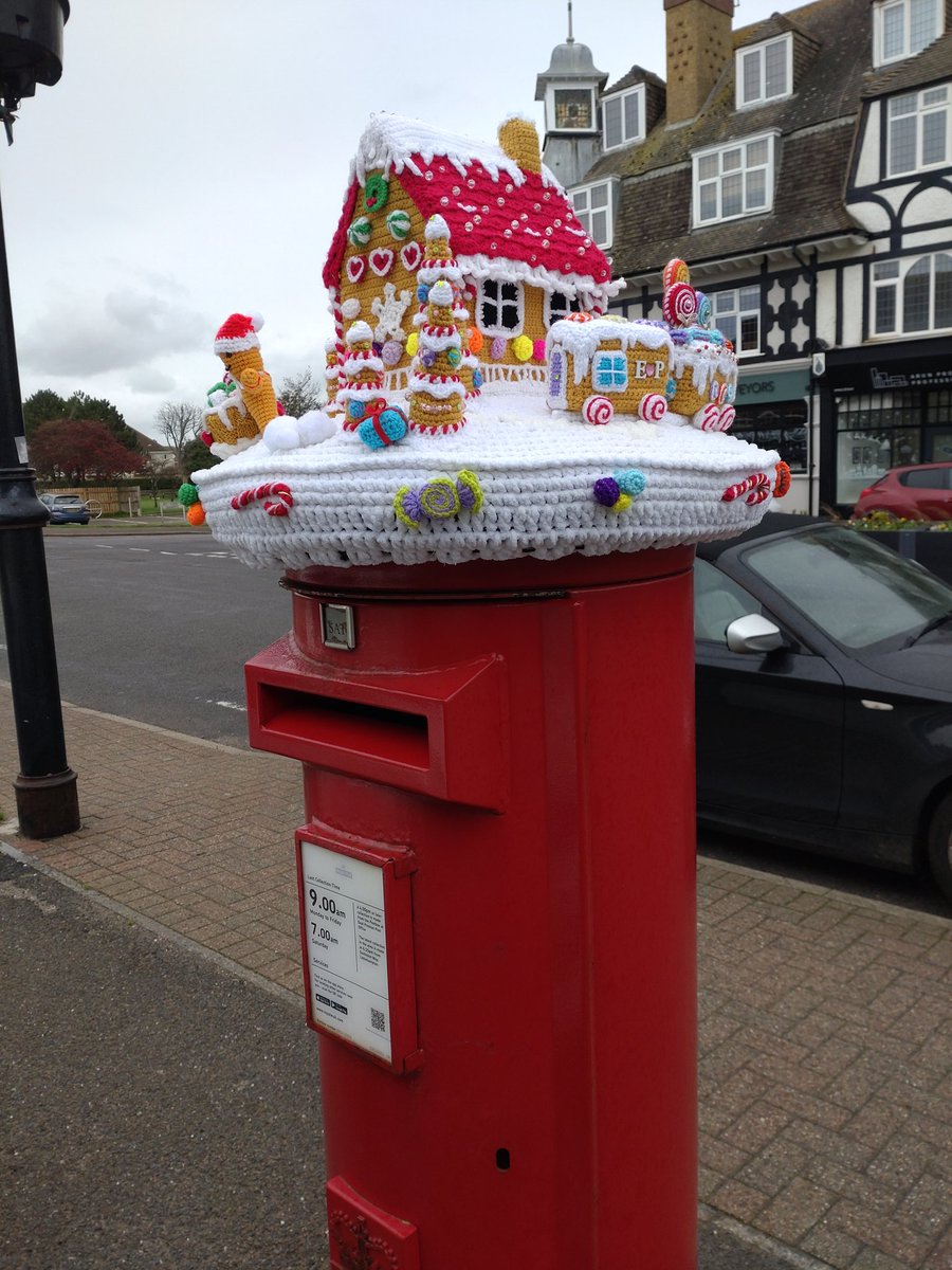 JanNewsom's tweet image. A festive post box topper for #postboxsaturday this week.