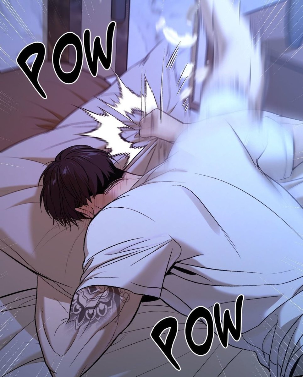Dora_explorer0's tweet photo. Jaekyung got butterflies and everything look at him blushing &amp; punching the pillow🤭Bruhhh...He's so Loverboy😭he never realize how crazy he really are till he fall in love with kim Dan😭😭

#징크스 #Jinxmanhwa https://t.co/unqU4mEWD3