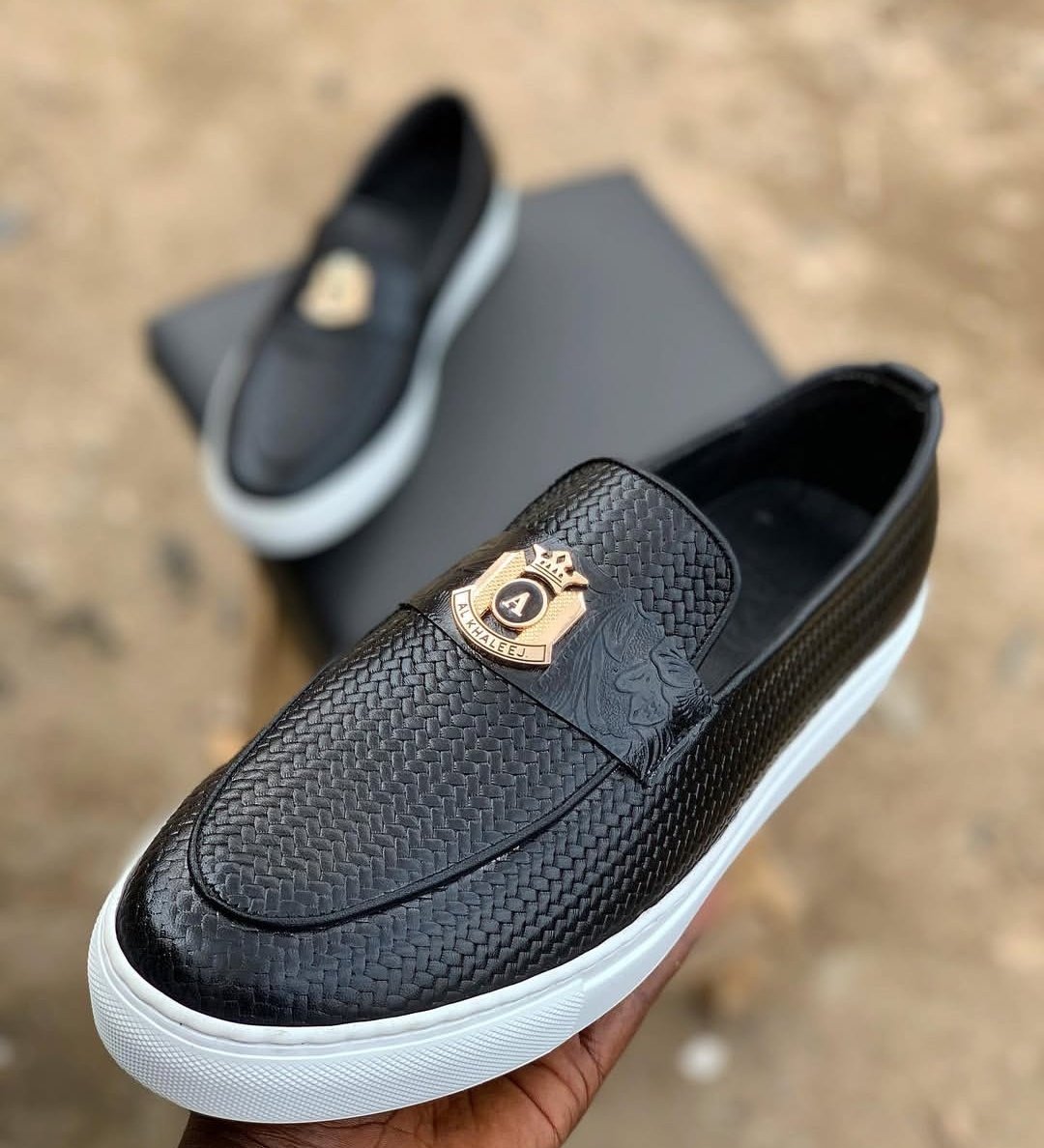 Men Sneakers Shoe 🌟 

Perfect for Every Occasion 

💰 60k

Mushin, Lagos. 
National&amp;Worldwide Delivery- YES.