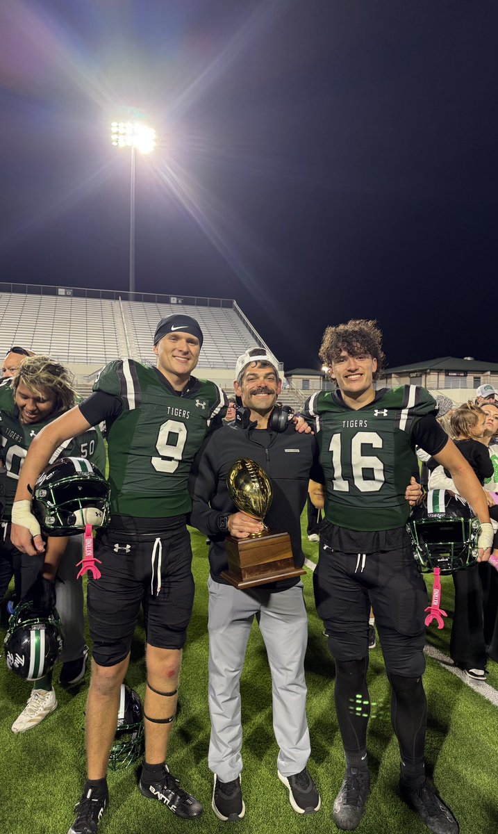 On to round 3! Really proud of my guys showing out last night. Great job <a href="/Brody__Goodman/">Brody Goodman</a> and <a href="/J_CheathamJr4/">Jonathan Cheatham</a>, way to get the job done! 48-41 over Jacksboro. <a href="/blue_ridgeFB/">Blue Ridge Tigers Football</a>