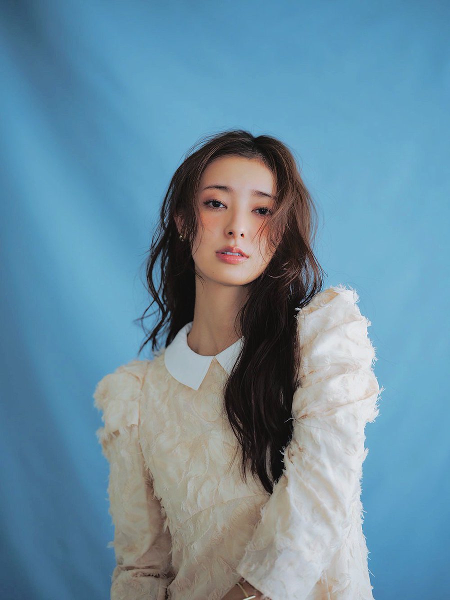 svmmersxlstice's tweet image. ☘︎ ݁˖  𝒂𝒖𝒕𝒖𝒎𝒏 𝒔𝒆𝒓𝒊𝒆𝒔 .☘︎ ݁˖  

an ode to understated beauty: 
refined shapes, tender hues, 
and the effortless charm of the season. 🌼

.&amp;amp;.𝙣𝙤𝙨𝙩𝙖𝙡𝙜𝙞𝙖.

💛: bit.ly/nostalgia_autu…