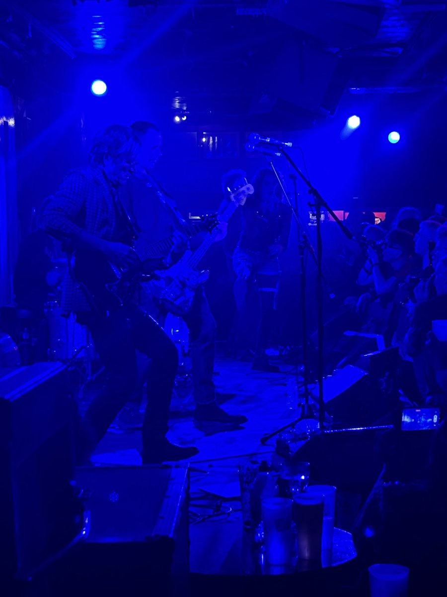 Amanda lloyd. tweet media