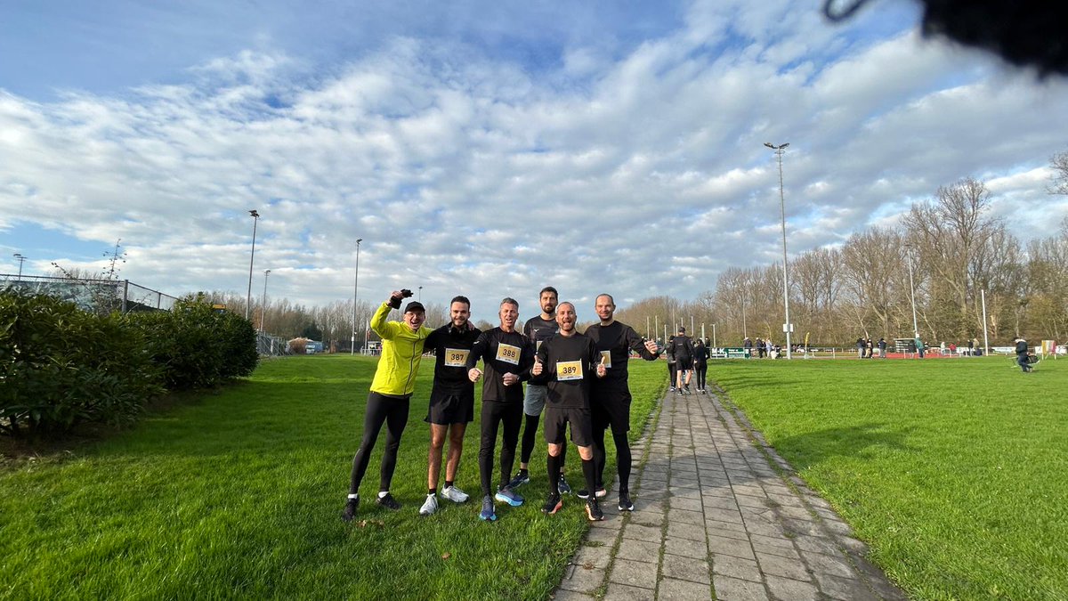 Strijders doordeweeks en ook dit weekend. Zaterdag 22 november stond in het teken van de allereerste Janlouterloop. Met zes Finalist collega’s renden we 10 kilometer in Vlaardingen. Dit ter ondersteuning van ‘Support Casper’, onderdeel van St. Overleven met Alvleesklierkanker.