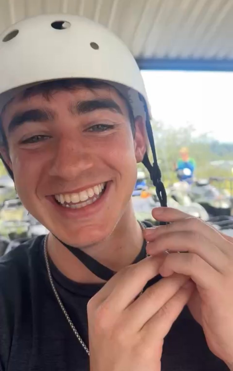 ChrisThomas_TX's tweet photo. Costa Rica���Arenal volcano, fishing for Peacock Bass, jungle hikes with Howler Monkeys, Zip Lines &amp; ATVs w/ good friends for holiday break from LaTech😎 https://t.co/7o8Hj8GORd