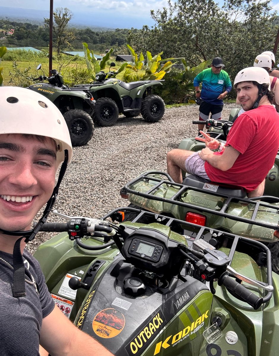 ChrisThomas_TX's tweet photo. Costa Rica���Arenal volcano, fishing for Peacock Bass, jungle hikes with Howler Monkeys, Zip Lines &amp; ATVs w/ good friends for holiday break from LaTech😎 https://t.co/7o8Hj8GORd