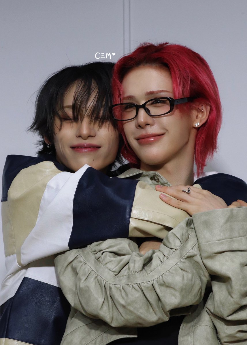 xlovletter's tweet image. 251122

“my 팬싸템 !!!!!” 

#XLOV #엑스러브 #우무티 #하루