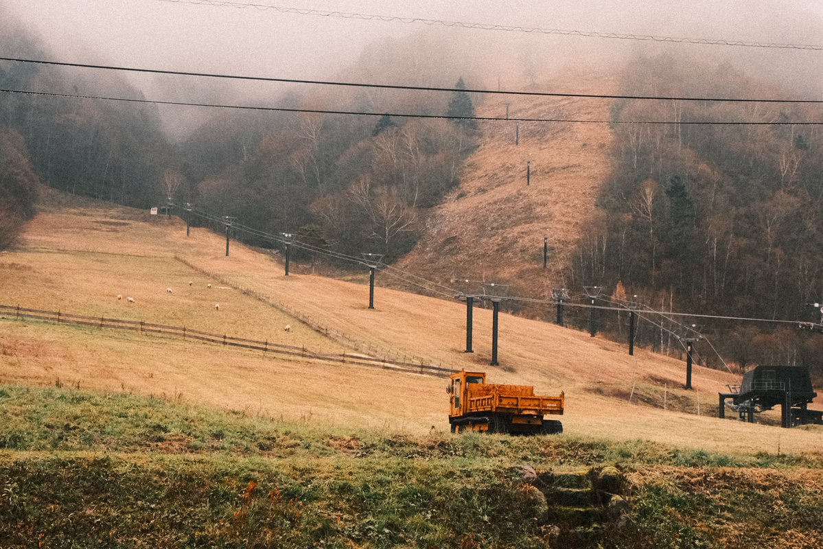 MimeOsen's tweet image. Jour 12 au Japon : les magasins y ferment avant 17h, il fait nuit dès 16h30 et il n’y a rien à faire à part se prélasser dans de grands bains chauffés en contemplant la montagne : bienvenue à Hirayu Onsen avec ses 1000 et quelques habitants