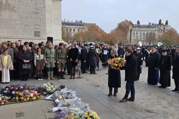 AMCFU's tweet image. 🇺🇦🕯 Journée de commémoration de l’Holodomor

Ce jour, nous rendons hommage aux millions d’Ukrainiens morts lors de l’Holodomor, la famine délibérément provoquée par le régime soviétique en 1932–1933.
🕯 À 16h00 UA (15h00 FR), une minute de silence pour que leur mémoire vive.