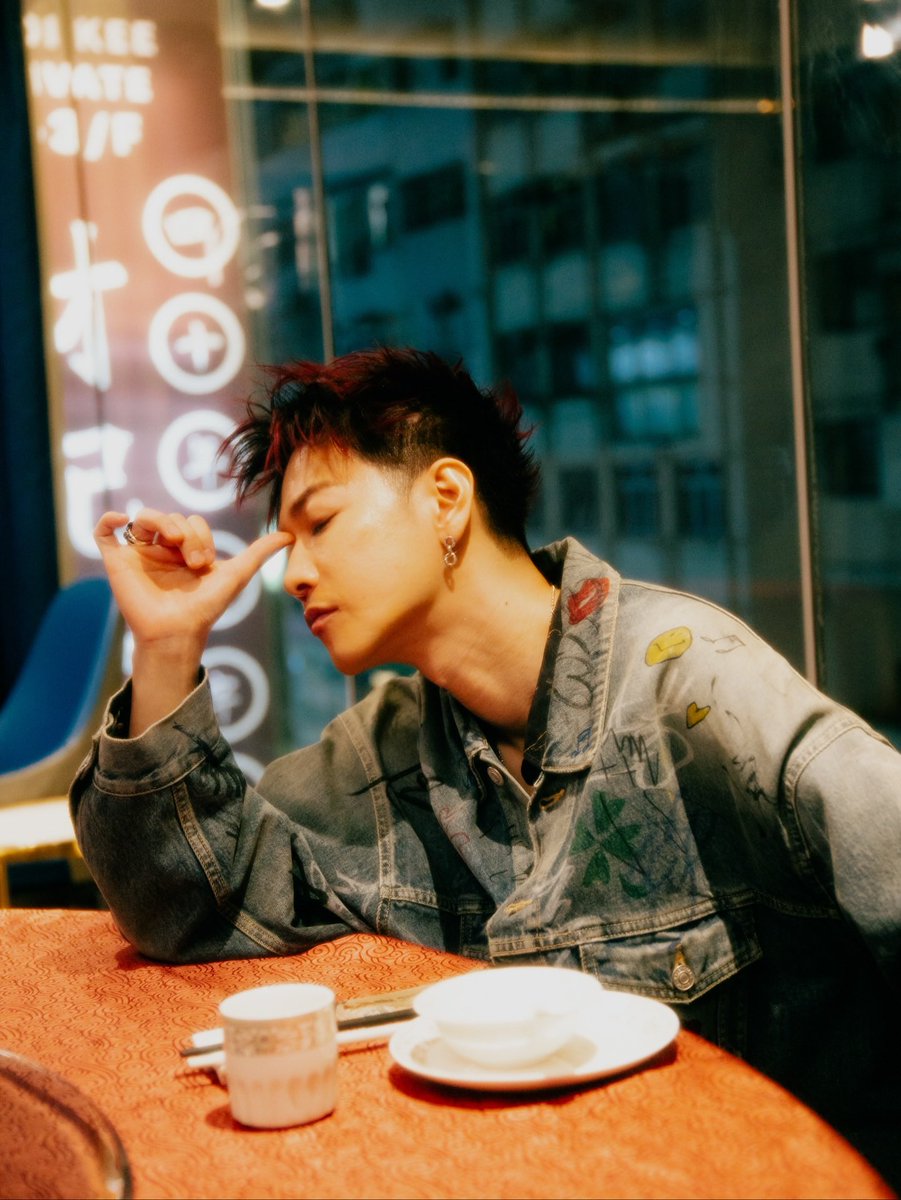 TeamABC0127JDA's tweet image. 健さん インスタありがとうございます😊

うぉぉぉおおおおお！
たまらん！！
いちいちかっこよすぎるｷｬ─(*ᵒ̴̶̷͈᷄ᗨᵒ̴̶̷͈᷅)─♡

そしてやっぱり顔ちっさ！！

白ニット可愛い〜
めっちゃ好み🫶💕

#TENBLANKファンミーティング 
#佐藤健 #グラスハート #GlassHeart