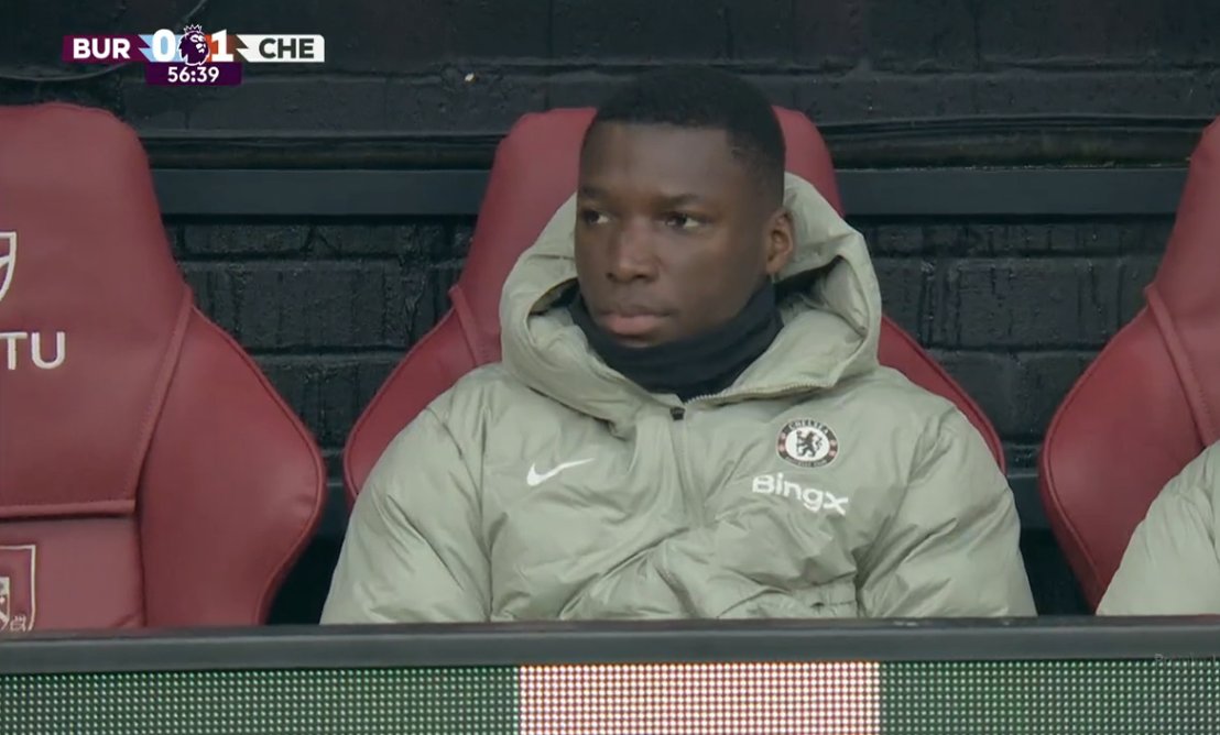 📸 - The best CDM in the Premier League enjoying the game.