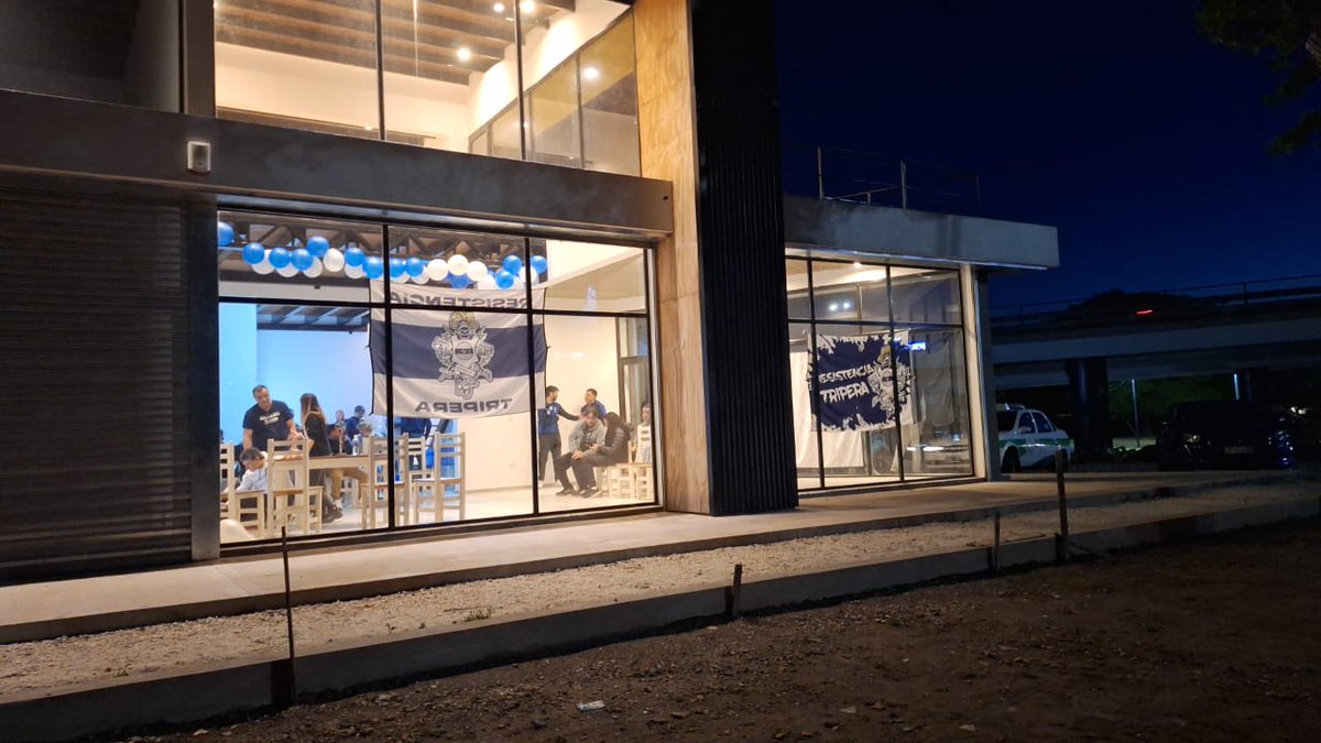 ResistTripa's tweet photo. Anoche recibimos en nuestra casa al candidato a Presidente por Usina Tripera Carlos Anacleto en el marco de charlas organizadas con los candidatos a presidente para nuestra institución https://t.co/D4w1etPOTY