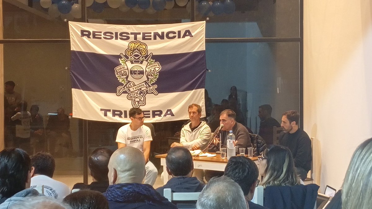ResistTripa's tweet photo. Anoche recibimos en nuestra casa al candidato a Presidente por Usina Tripera Carlos Anacleto en el marco de charlas organizadas con los candidatos a presidente para nuestra institución https://t.co/D4w1etPOTY