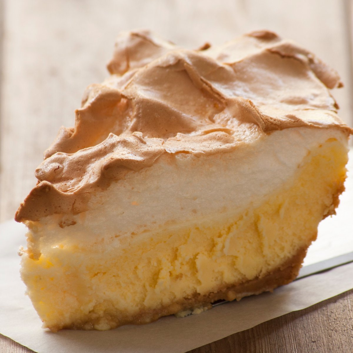 inapaarman's tweet image. 𝗧𝗵𝗲 𝗯𝗲𝘀𝘁 𝗼𝗳 𝘁𝘄𝗼 𝗱𝗿𝗲𝗮𝗺𝘆 𝗱𝗲𝘀𝘀𝗲𝗿𝘁𝘀

Here’s the recipe: paarman.co.za/blogs/all-reci…
 
#InaPaarmansKitchen #ItStartsAtHome #WhatsForDessert #LemonMeringue #Cheesecake