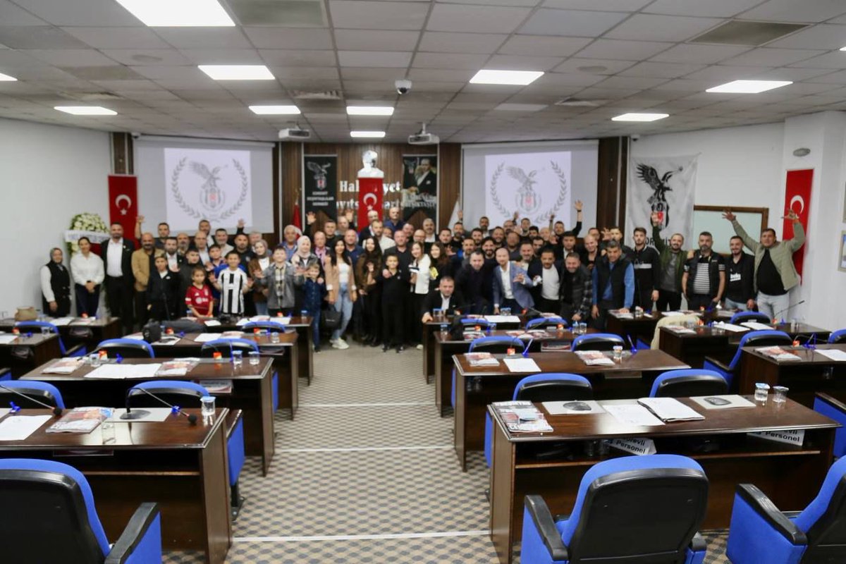 gundembjkcom's tweet image. 🚨 Edremit Beşiktaşlılar Derneği’nde yapılan genel kurulda, Osman Geyik başkan seçildi.