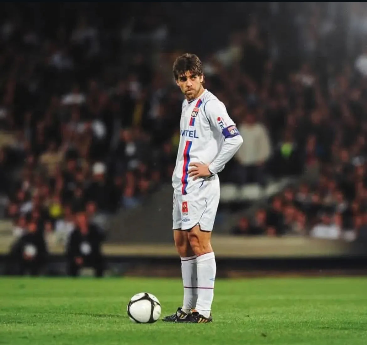 SelecaoTalk's tweet photo. 🇧🇷🎙️| Juninho Pernambucano on Andrey Santos:

🗣️ “He won’t be better than me, he’s going to be MUCH better than me. He’s much more complete, at his age I didn’t play half as good as he does” https://t.co/jUwspjVLaa