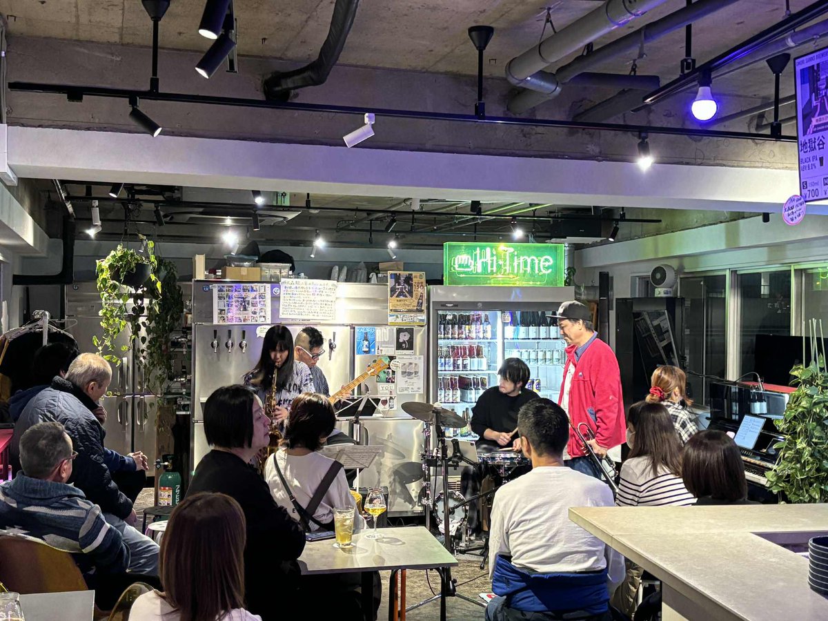 WataruOhyama's tweet image. 11/22東京∞景ライブ

皆様ありがとうございました！！

今日は新曲2曲やりました

オリジナル曲だけでライブできるようになってきました！

次回は12/5
皆様お待ちしております

遊びに来てくれたチャランペッターあつしくんも一曲一緒にやってくれたよ！楽しかった