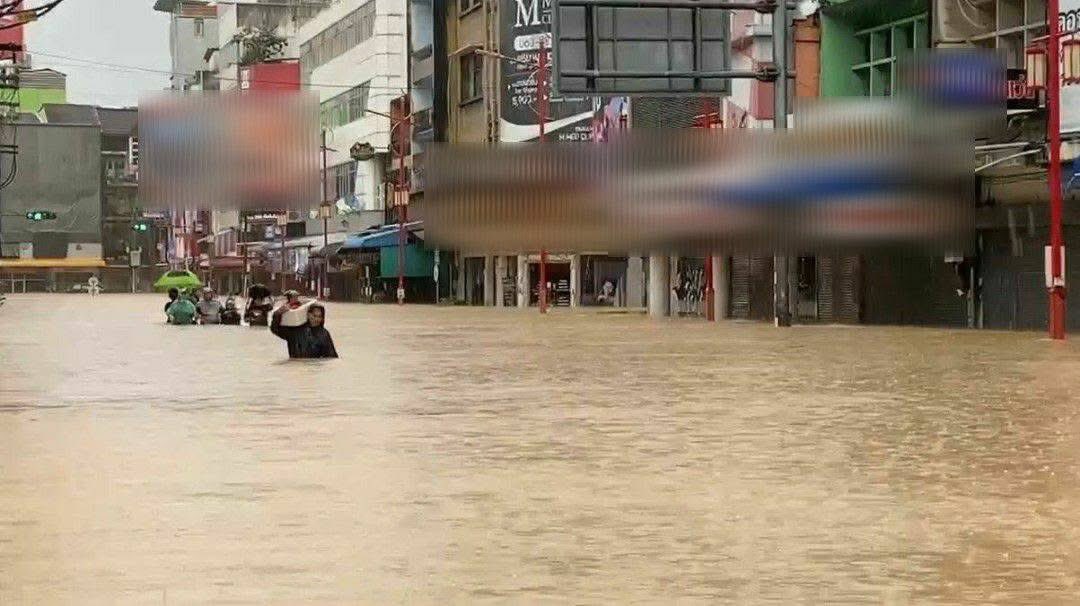 #ช่วยด่วนวิกฤตภาคกลางประสบน้ำท่วมยาวนาน
หลายครอบครัวอ่อนล้า วิกฤตกว่าทุกปี

#มูลนิธิอุมมะตี ร่วมช่วยเหลือด่วน
ร่วมกับเครือข่ายจิตอาสาหลายพื้นที่
ส่งมอบอาหาร,น้ำดื่ม,ยารักษา,ถุงยังชีพและของใช้ที่จำเป็นเร่งด่วน

ธ.อิสลามฯ (ibank)
#มูลนิธิอุมมะตี
ช่วยในไทย 0011 1863 21

#ช่วยน้ำท่วม