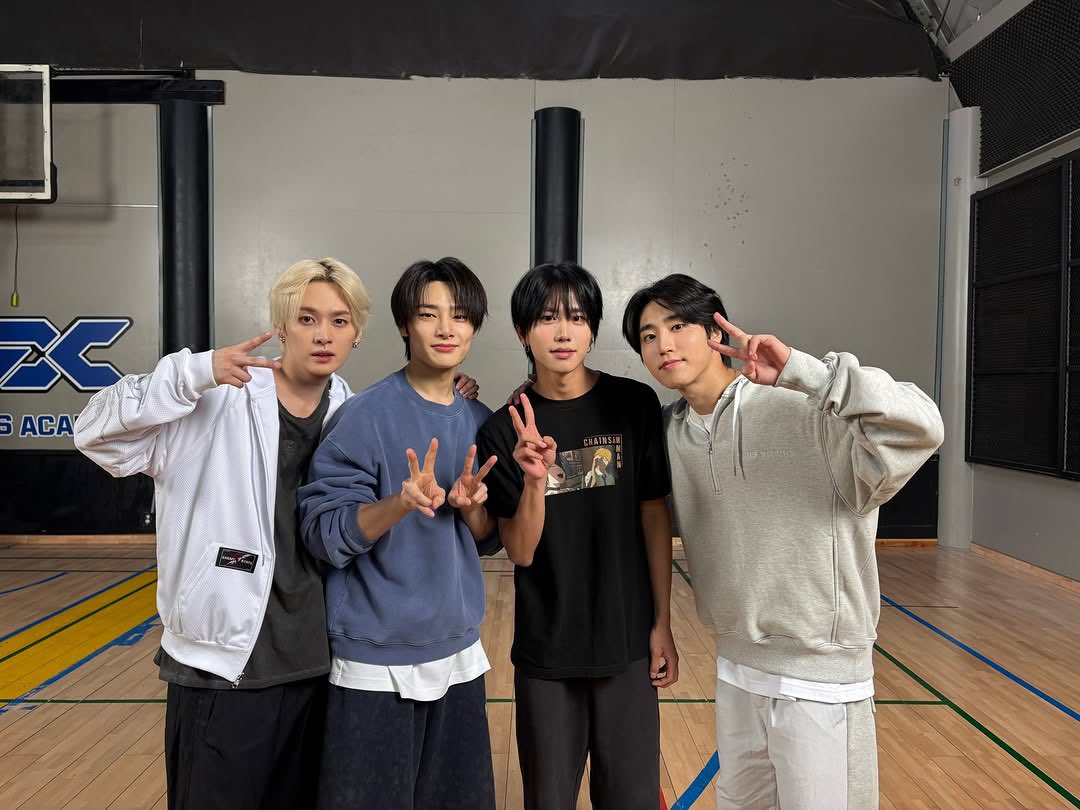 maniachan__'s tweet photo. El mnsng ya adoptó otro hijo? Le dieron un hermanito a jeongn (no gatuno)? https://t.co/kk4SAoMSc4