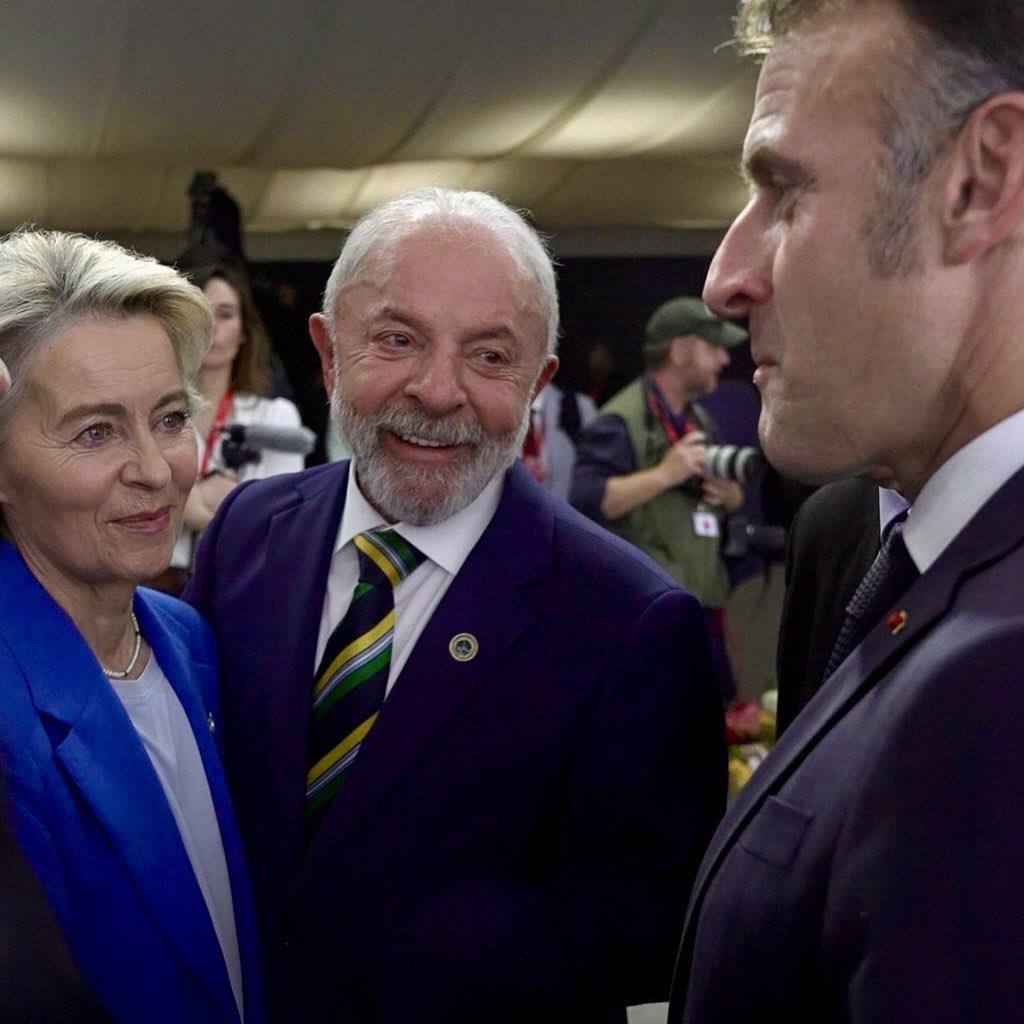 vonderleyen's tweet image. Working very hard to secure a positive outcome of @Cop30noBrasil 

In the margins of G20, we work to cross the finish line with a successful result.

One that matches the scale of the challenges facing our planet.

We want to make Bélem a success.

We are with you, @LulaOficial.