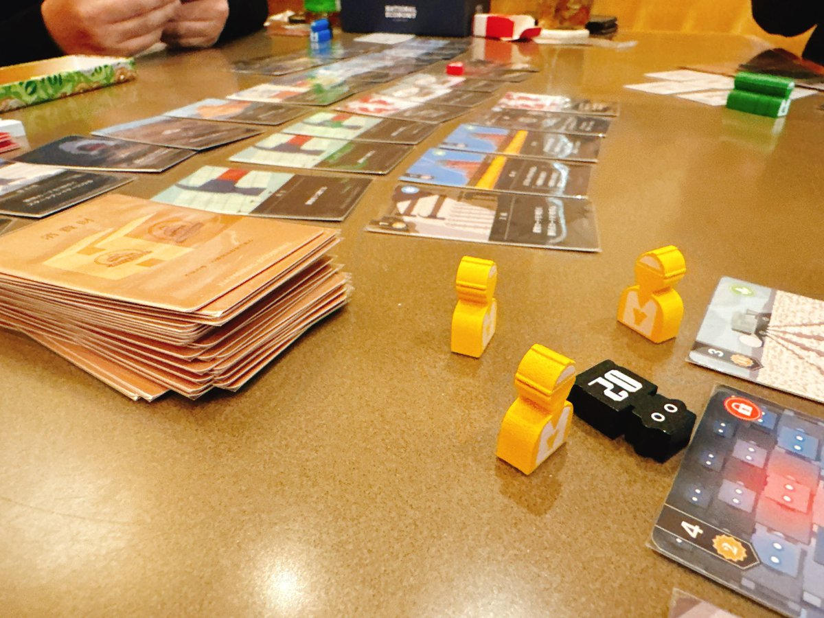 BDS_question's tweet image. 今日は毎週恒例〈土曜ボードゲーム会〉#クエスチョン土曜会 でした！

ゲームマーケット帰りの方含め12人にご参加いただき、色んなゲームで盛り上がりました

みなさん、ありがとうございました！