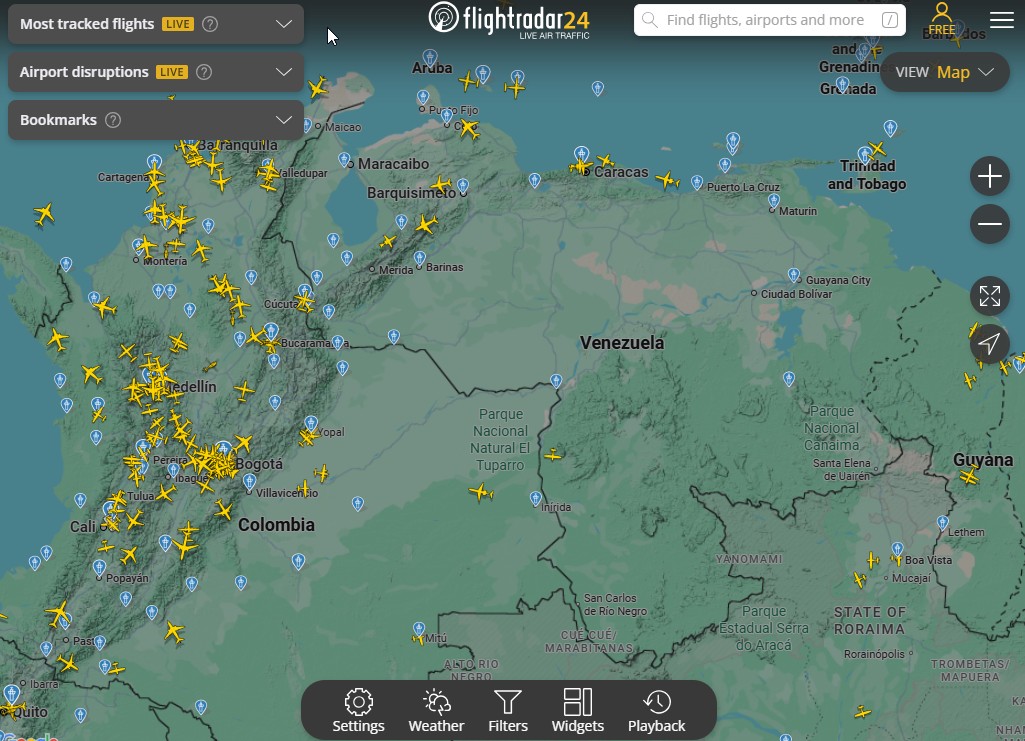 DIFUNDELOYA's tweet image. 🚨 ¡ÚLTIMA HORA VENEZUELA! 🚨🇻🇪
 
URGENTE —  ¡LO ÚLTIMO! 🇻🇪 🇺🇸 —

ASÍ SE ENCUENTRA EL ESPACIO AÉREO DE VENEZUELA TRAS AVISO DE LA NOTAM.

ZONA AÉREA DE VENEZUELA SE CONVIERTEN EN UNA ZONA DE EXCLUSIÓN AÉREA Y EXTREMO PELIGRO.