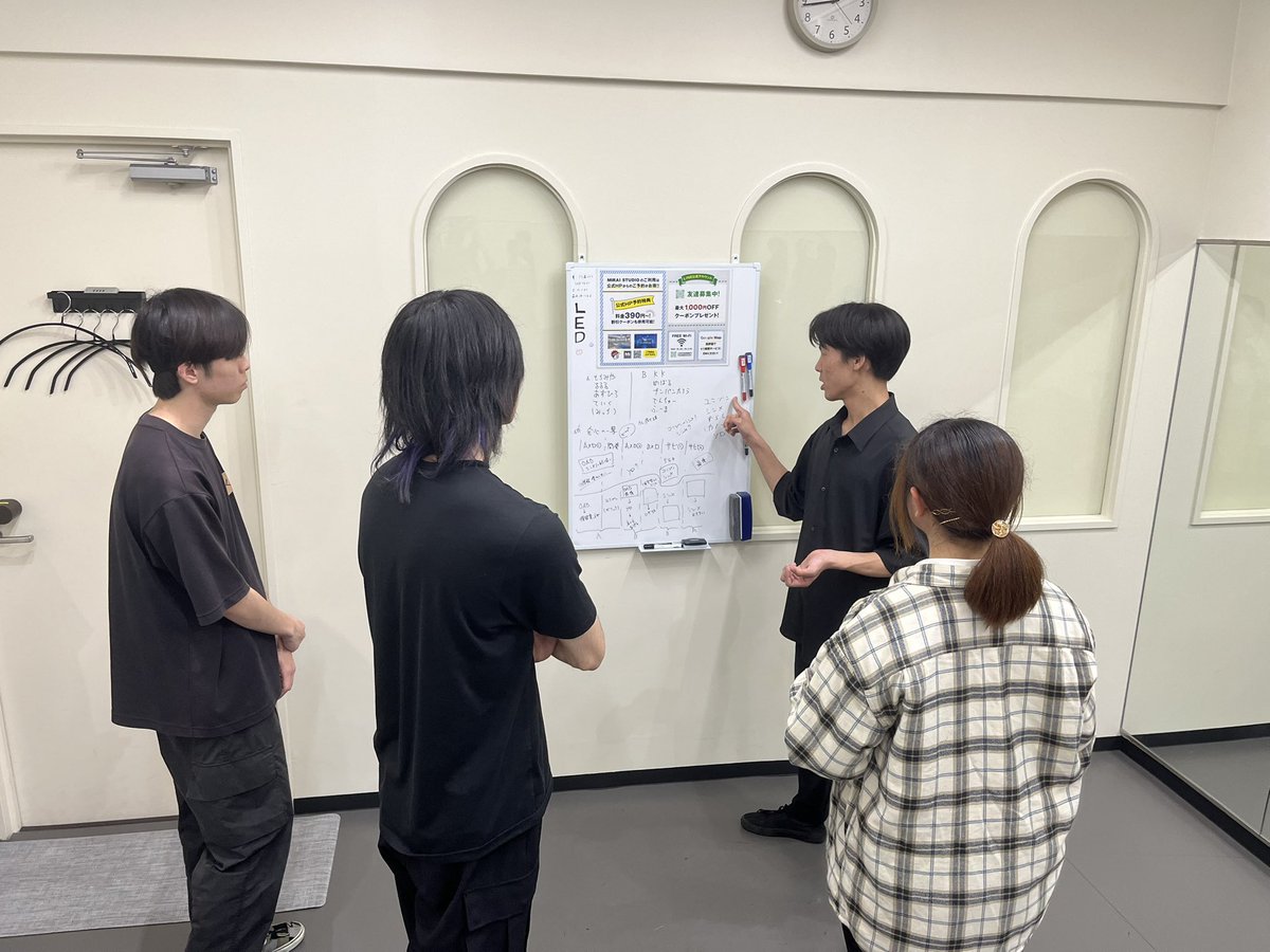 Micchi04's tweet image. 本日、Planet Works現代表として全サ連向けに振付WSやらせて頂きました！✨
初めての経験でグダグダだった部分もあると思いますが、反省して次回以降に活かしたいと思います！🙇
第2回は全サ連に限らず誰でも参加できるものを検討中ですので、その際はぜひお気軽に参加してください！！