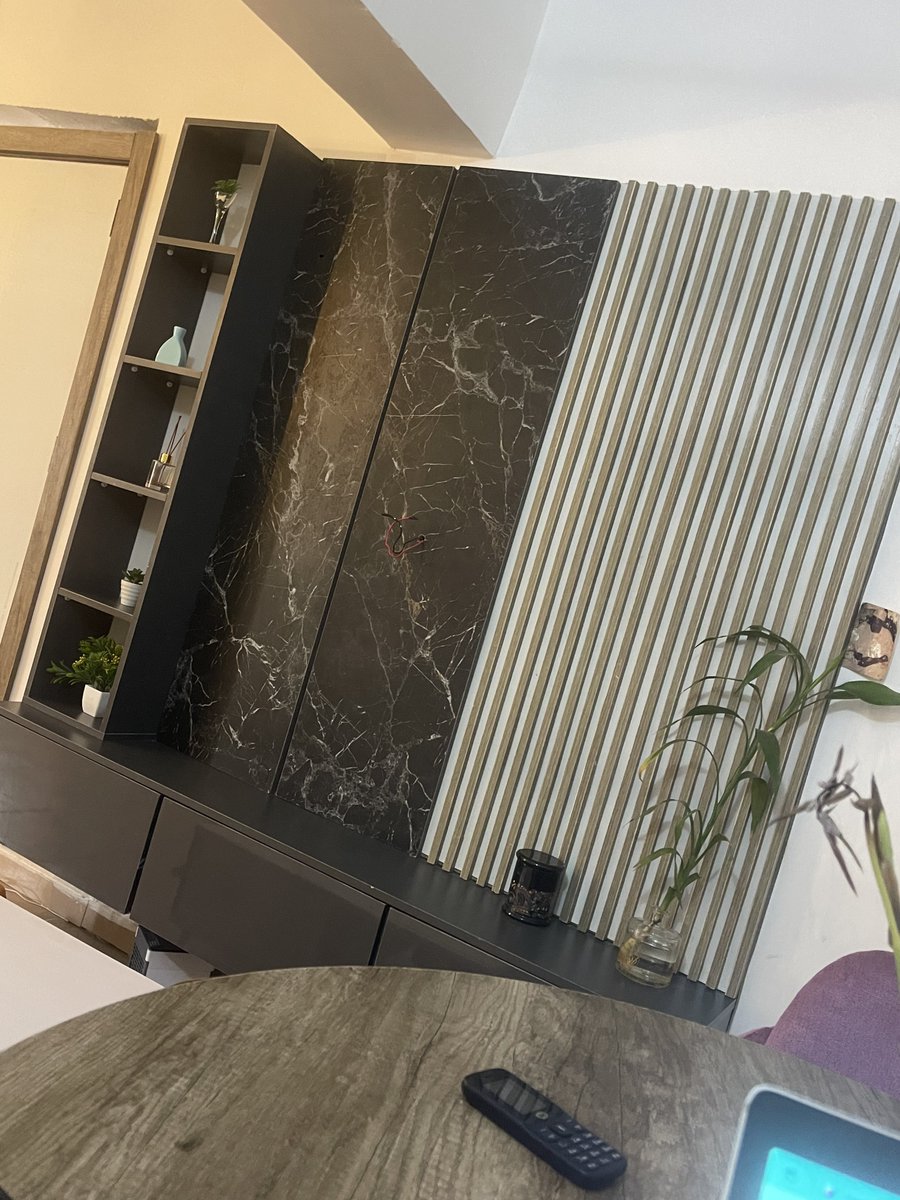 zainab_Bawa_'s tweet image. My console giving masculine vibe. 
I designed it InBtwn🤣

Will design something softer and feminine next.