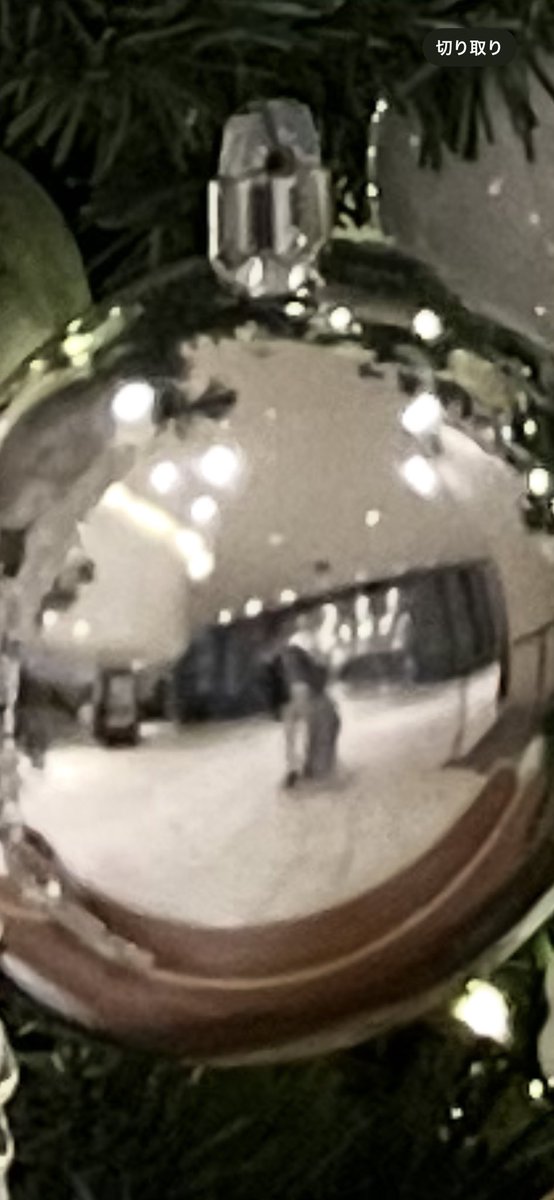 今夜は札幌パークホテルにて🎤
楽しい夜に顔を赤らめた方々と一緒に笑顔になれるほんのひと時、そのひと時を誰かの心にこの先も残せるよう精一杯歌ってまいりました👍
初めましてでも音楽は人と人の距離を埋めてくれる。つなぐのだ！
ありがとうございました🙏
写真①は時間と空間を持て余したので📷