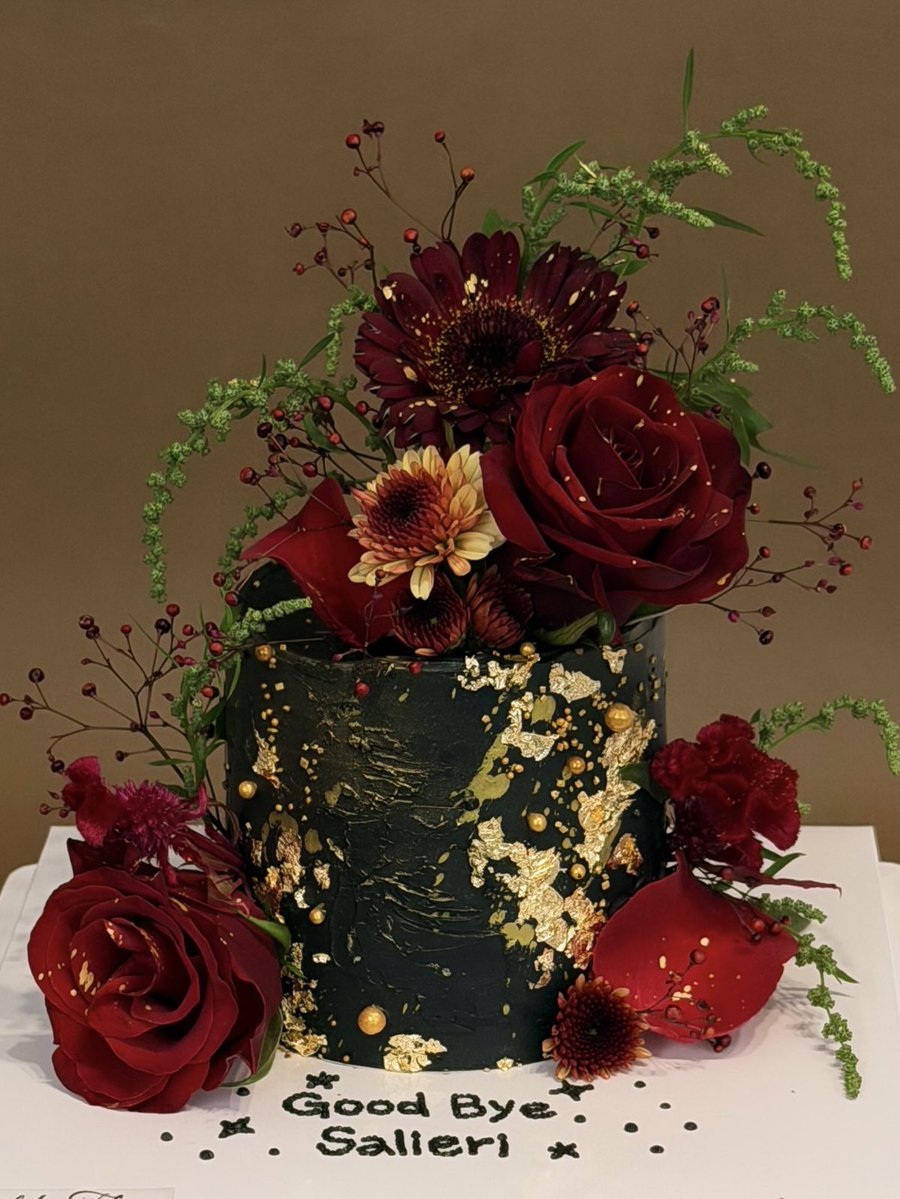 uck_support's tweet image. +) 케이크 정면 사진