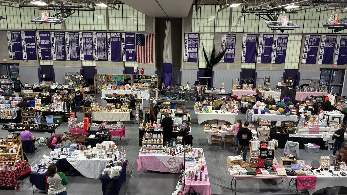 svthsaa_alumni's tweet image. Over 75 tables ready to go for today’s Fall Fair. Come on by from 9am-2pm.
