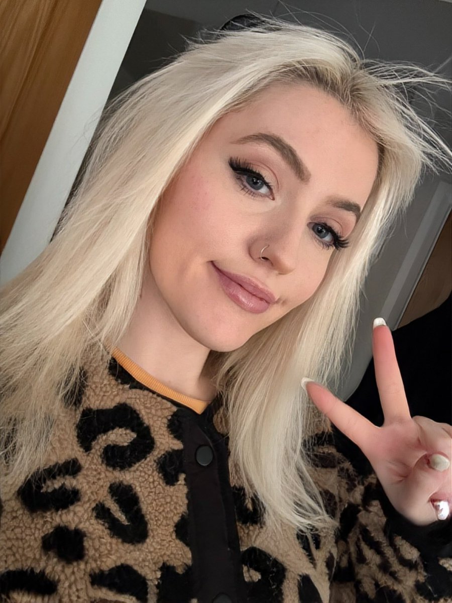 purrfect_pixels's tweet image. Woke up feeling @base d