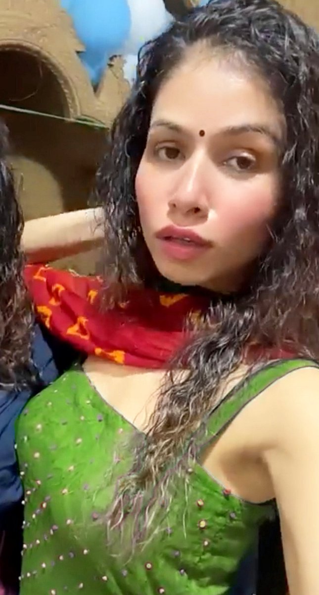 tipsypooja_3's tweet image. बोहोत भीड़ है.. 🌃✨

कोई दबा न दे मेरी..🫣🍑
ufff.. क्या करूं कोई तो रोक लो !!!
#GoodNightX #patlama #LoveYourW #FarrhanaBhatt #더블유 #Afghanistan