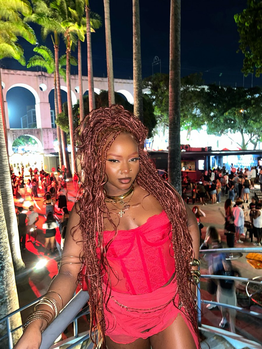 jullynegra's tweet image. 🌹♥️✨