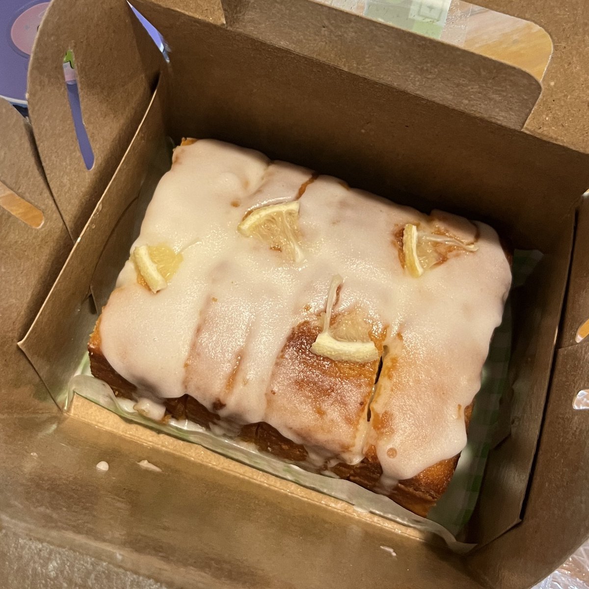 arenlattes's tweet image. BEAUTIFUL lemon pound cake from @motjinet ! ! ! 😋🍋🍋🍰🍰