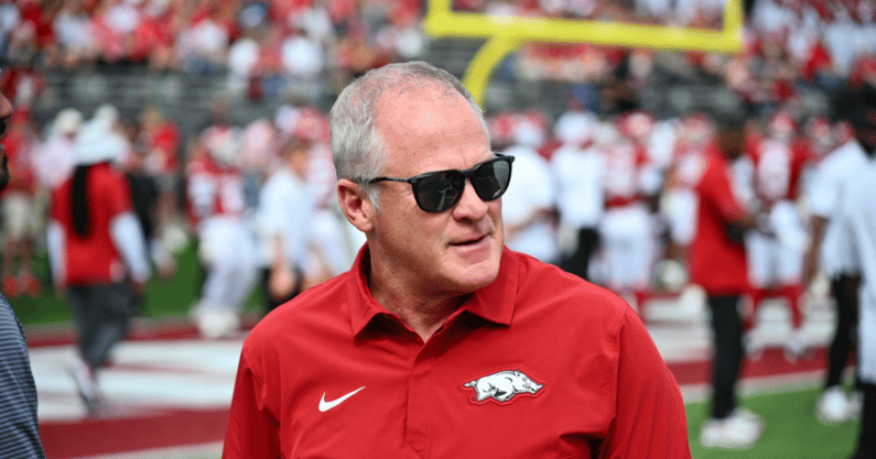 Arkansas is beginning to enter the final stages of its coaching search, sources tell <a href="/on3/"></a>. 

Intel: on3.com/news/arkansas-…