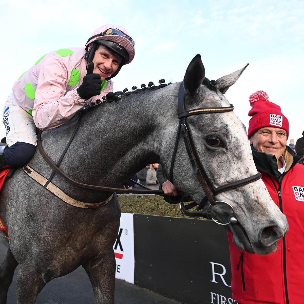 LOSSIEMOUTH DAZZLES IN THE GRADE ONE MORGIANA HURDLE! 🏆