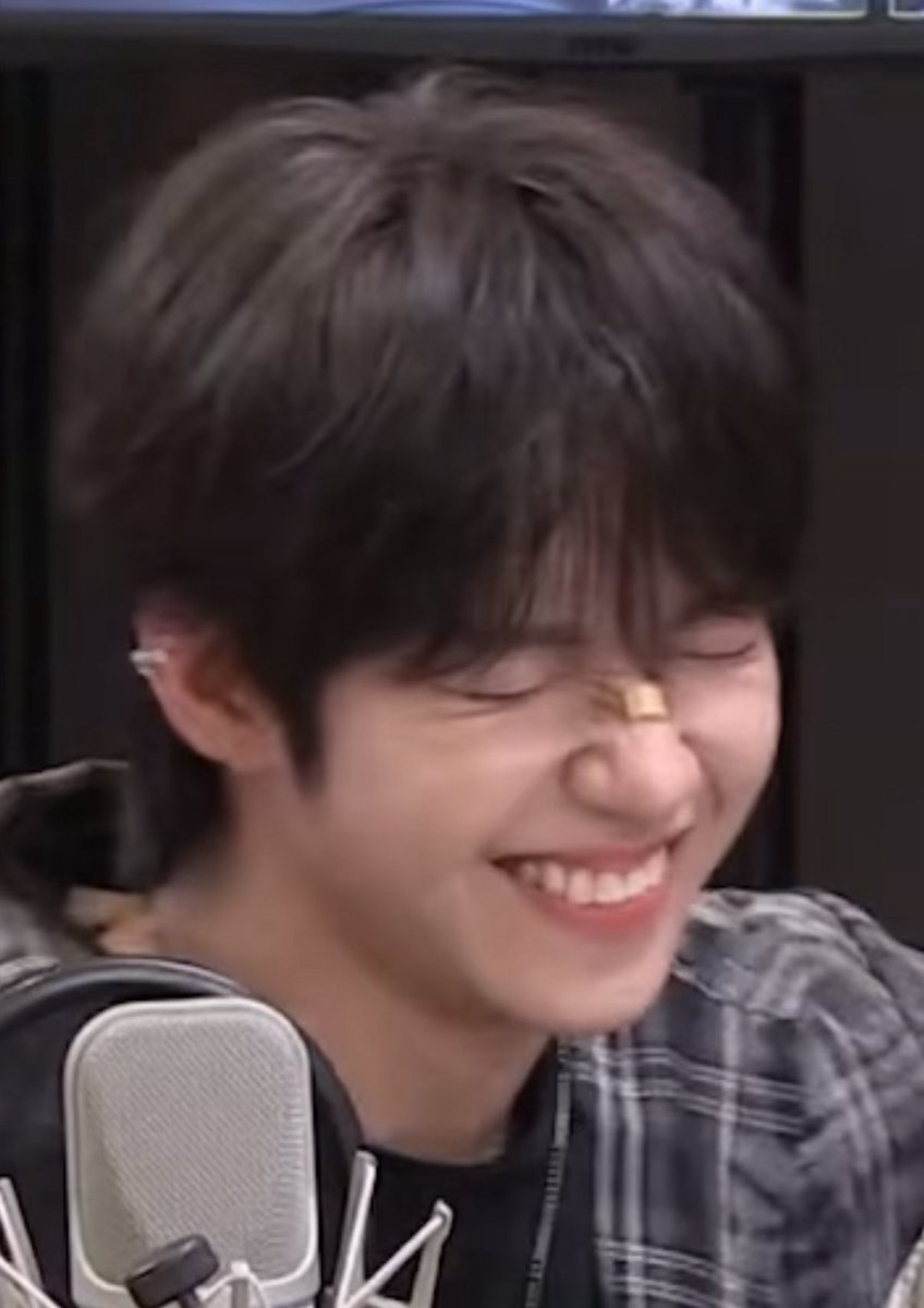 ProfKei_ahof's tweet image. HANIYA ANONG MUKHA YAN HAHAHA 
Ginagaya mo ba kilig face ni Jeyelie? 😂🙈