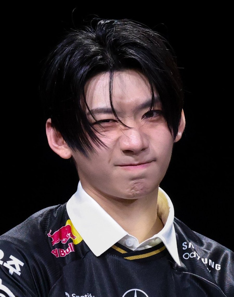 ProfKei_ahof's tweet image. HANIYA ANONG MUKHA YAN HAHAHA 
Ginagaya mo ba kilig face ni Jeyelie? 😂🙈